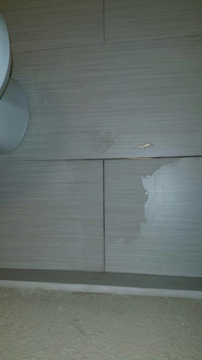 Wasserflecken im Badezimmer  Hotel Imperial Inn