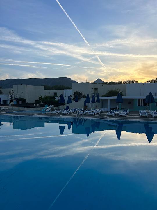 Pool Dessole Dolphin Bay Resort