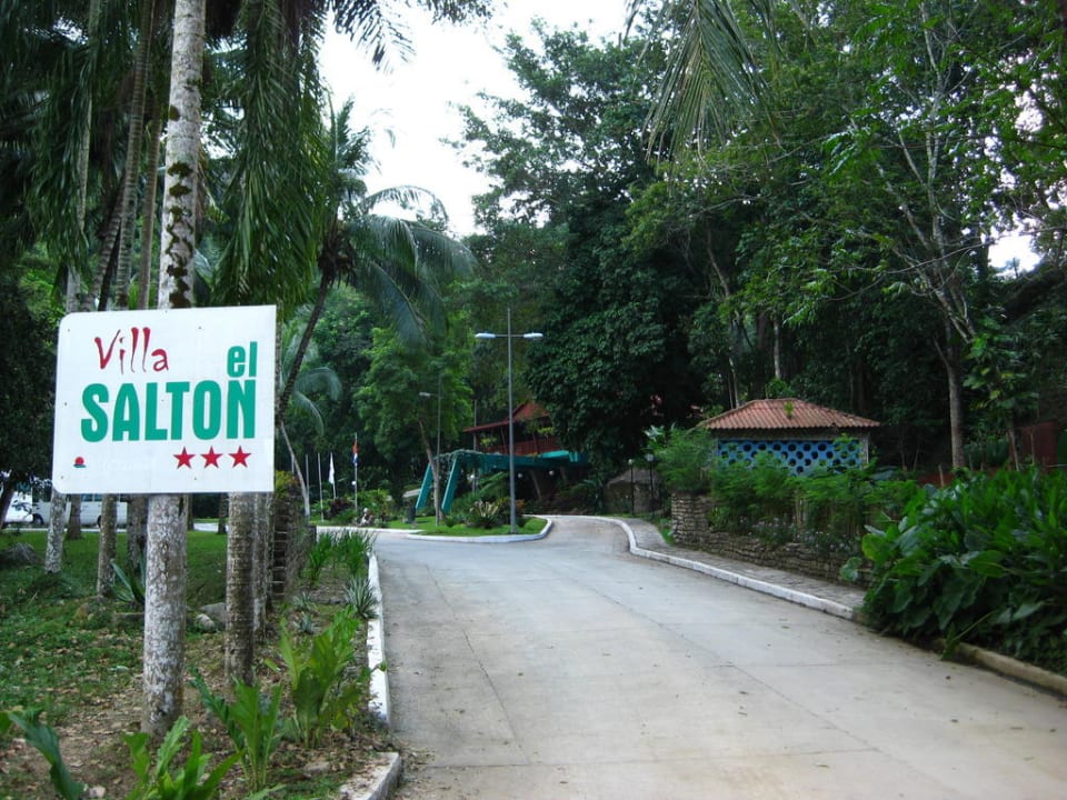 Zufahrt zum Hotel Hotel El Salton