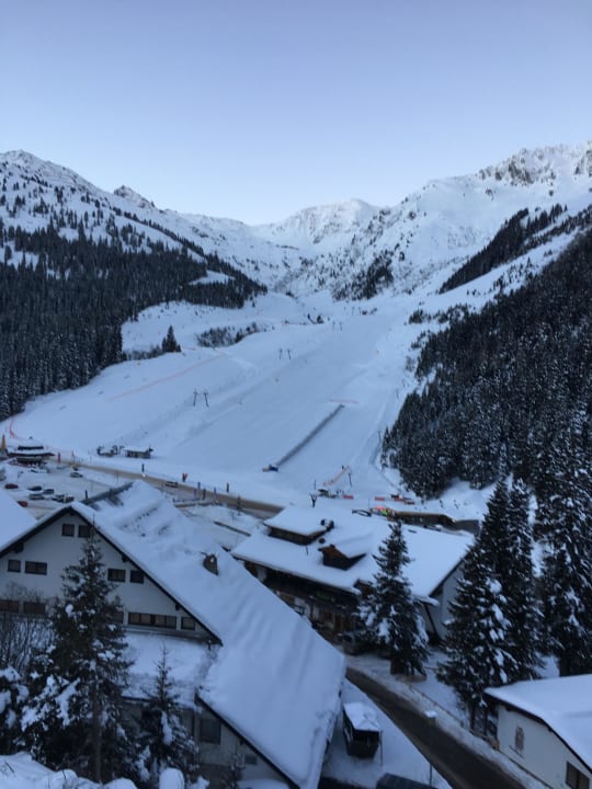 Blick auf die Übungshänge Hotel Zirbenhof