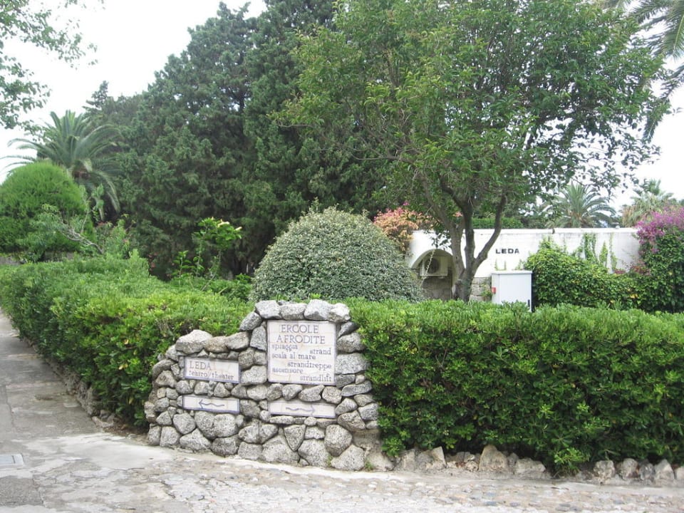 Weg zum Strand und Theater Aldiana Club Rocca Nettuno Calabria