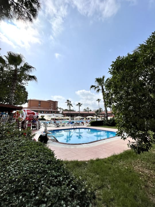 Pool Club Turtas Beach Hotel