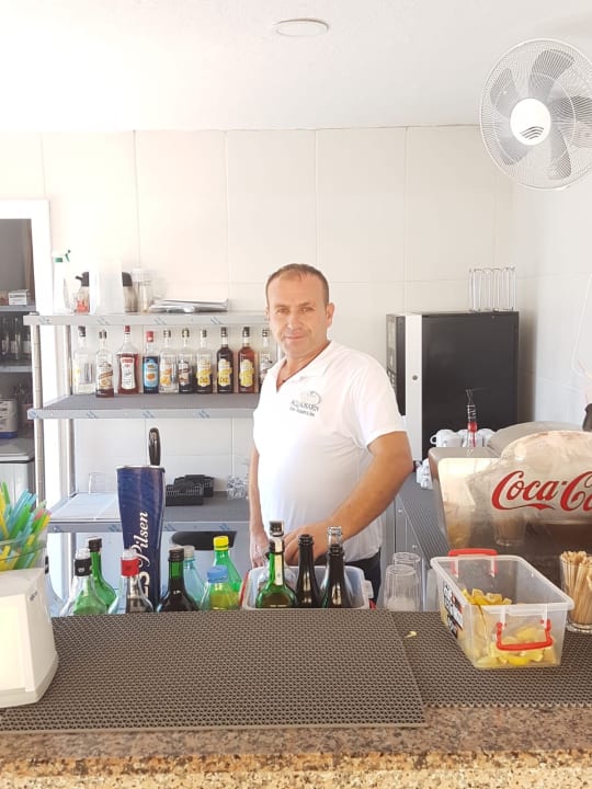 Süleyman an der Strandbar sehr freundlich  Side Aquamarin Resort & Spa
