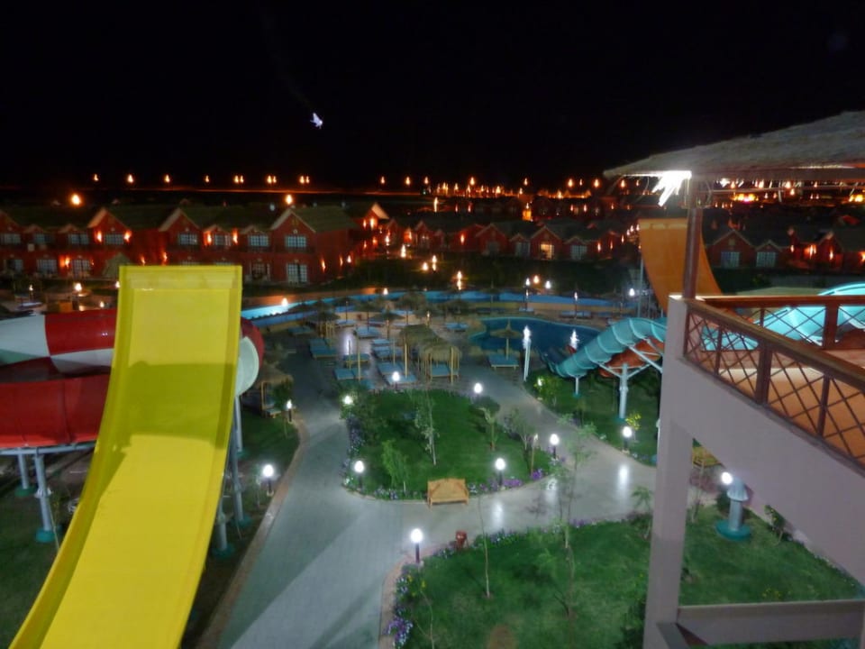 Noch ne Rutsche-steil und cool Pickalbatros Jungle Aqua Park Resort - Neverland Hurghada