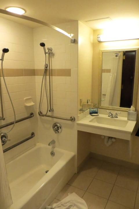 Bad DZ Hotel Hilton Boston Logan Airport