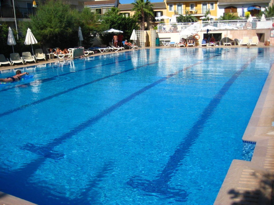 Grosser Pool Caprice Janeiro Hotel & Spa