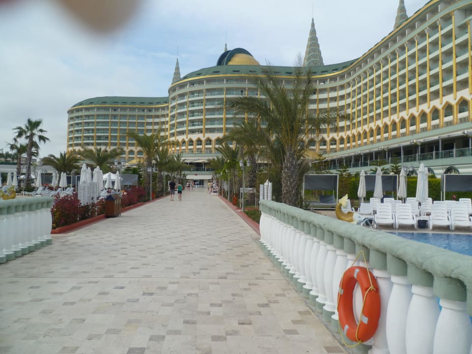 Aussicht zum Hotel wenn man vom Strand kommt Hotel Delphin Imperial