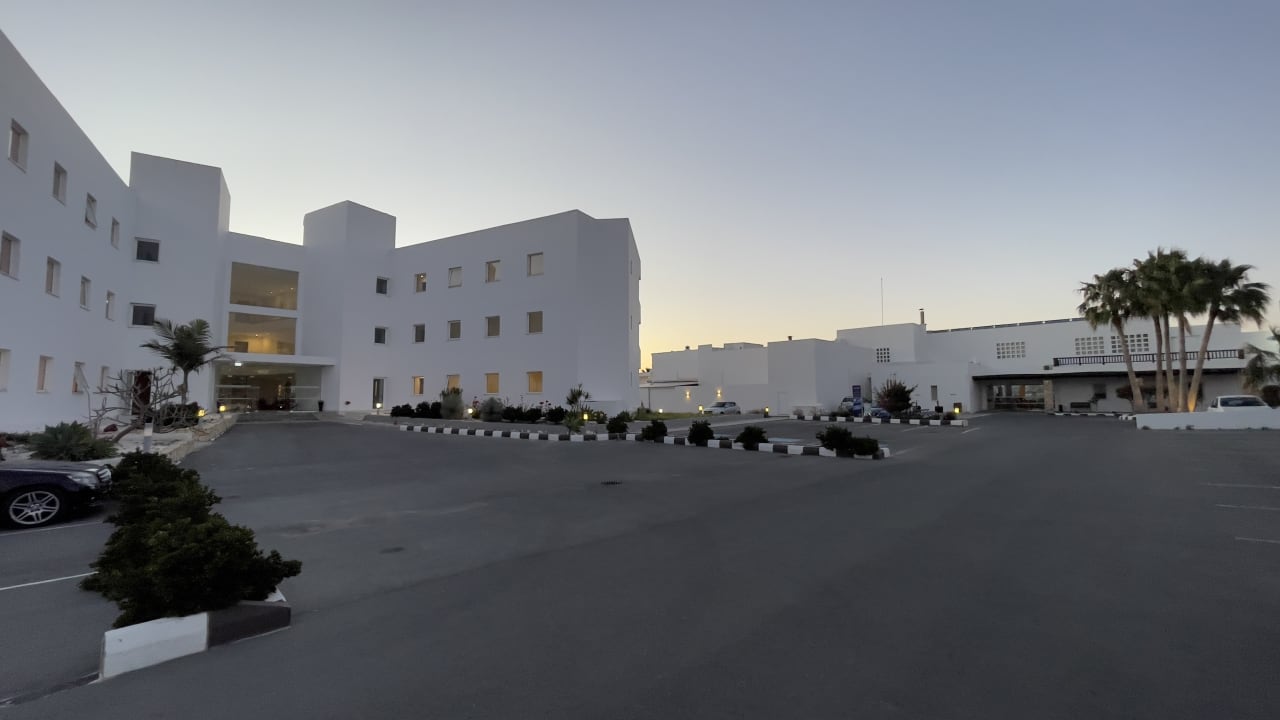 Außenansicht Theo Sunset Bay Hotel