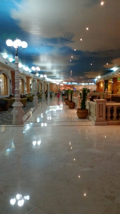 Lobby Hotel Titanic Palace