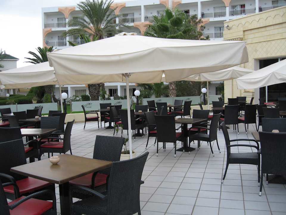 Außenbereich des Hotels Royal Lido Resort & Spa