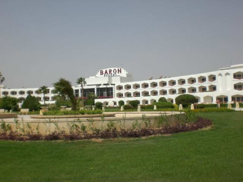 Baron Resort von der Gartenseite Baron Resort