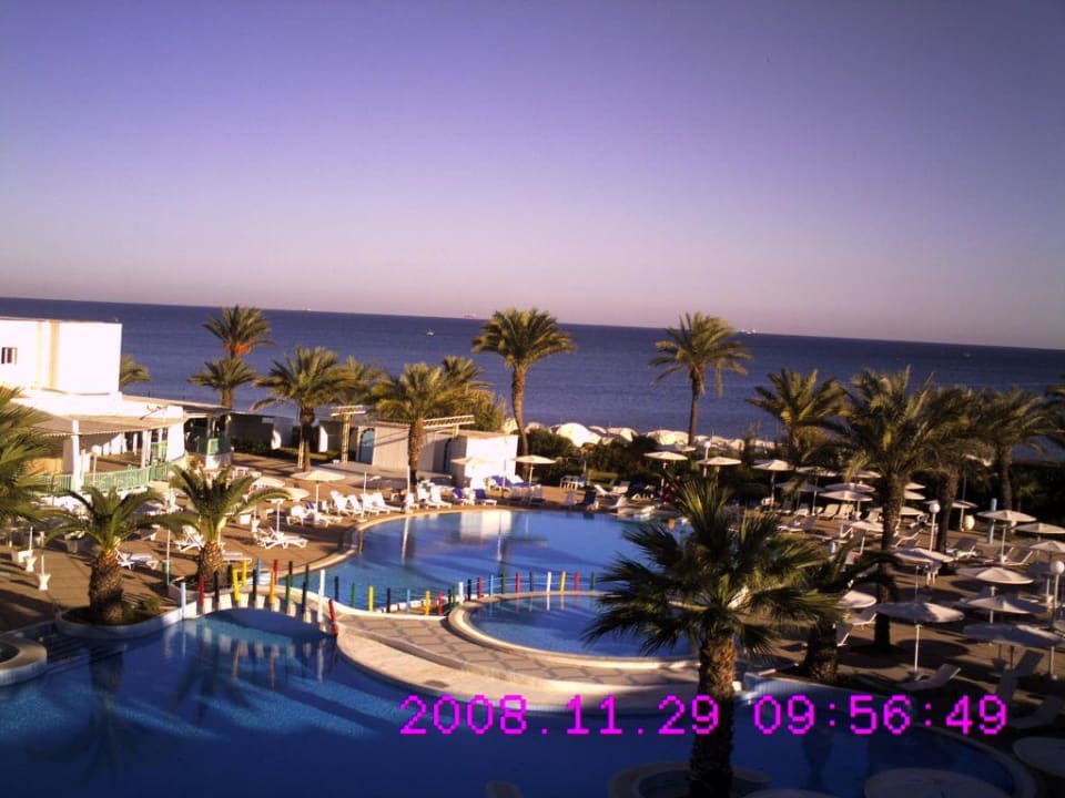 Blick vom Balkon Hotel El Mouradi Skanes Beach