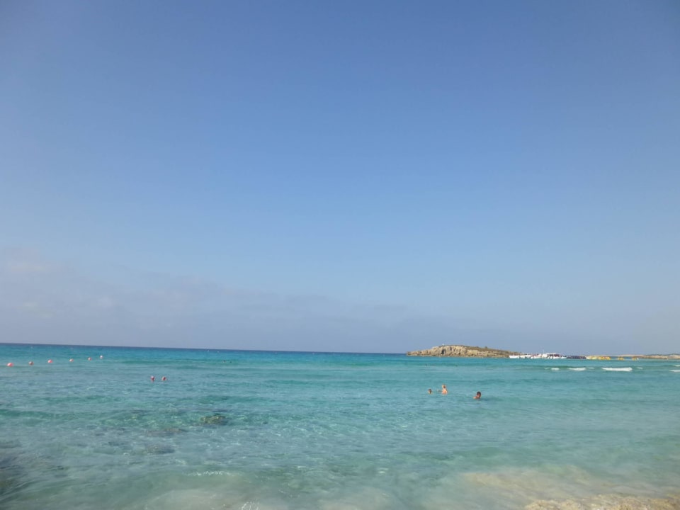 Sehr sauberes Wasser Hara Nissi Beach