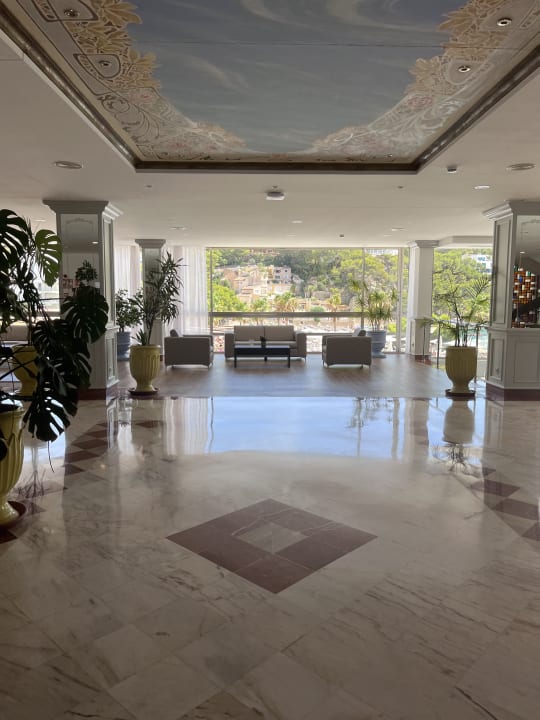 Lobby Grupotel Playa Camp de Mar