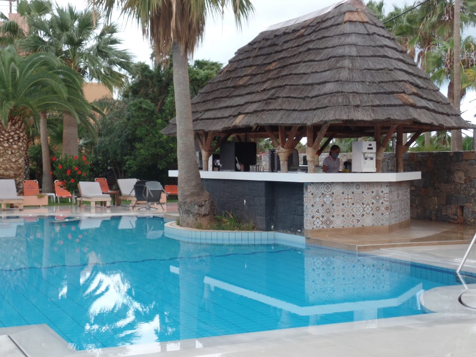 Pool High Beach Resort