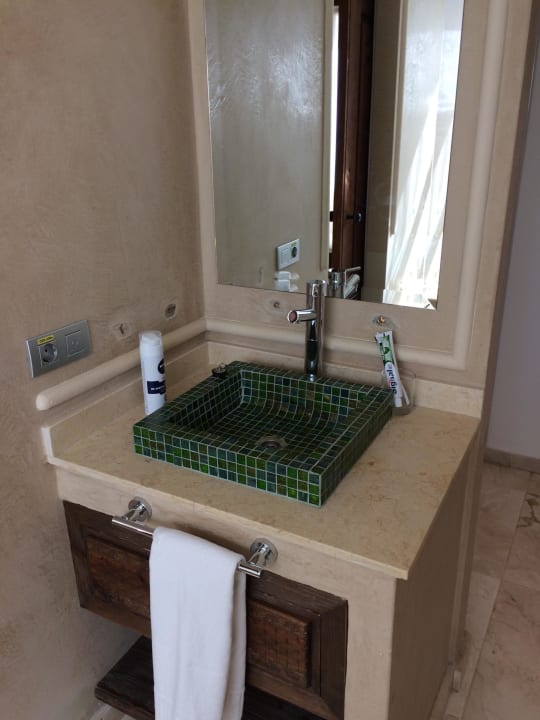 Waschbecken Nr.2 Alondra Villas & Suites