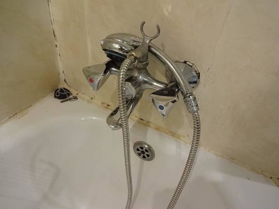 Bade-Armaturen. Dringende Renovierung nötig! Pyramisa Hotel Luxor