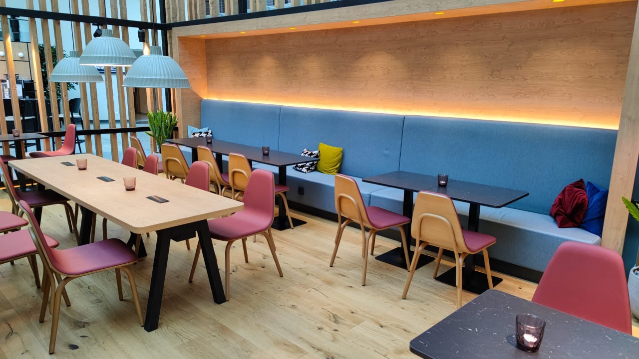 Lobby Hotel NH Düsseldorf City