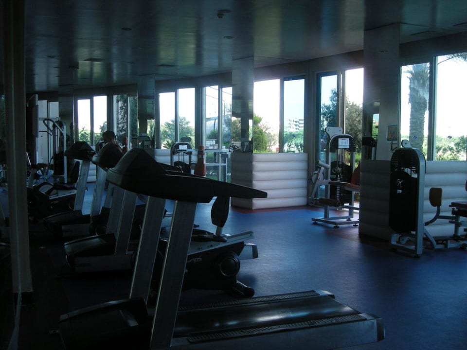 Gut ausgestatteter Fitnessraum Long Beach Alanya