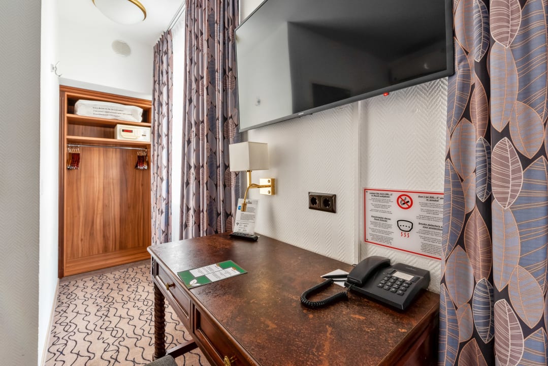 Zimmer King's Hotel Center