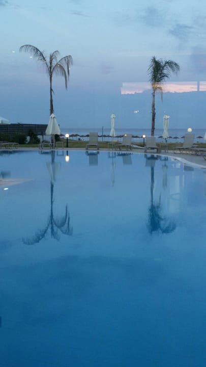 Aussicht Poolrestaurant Asterias Beach Resort