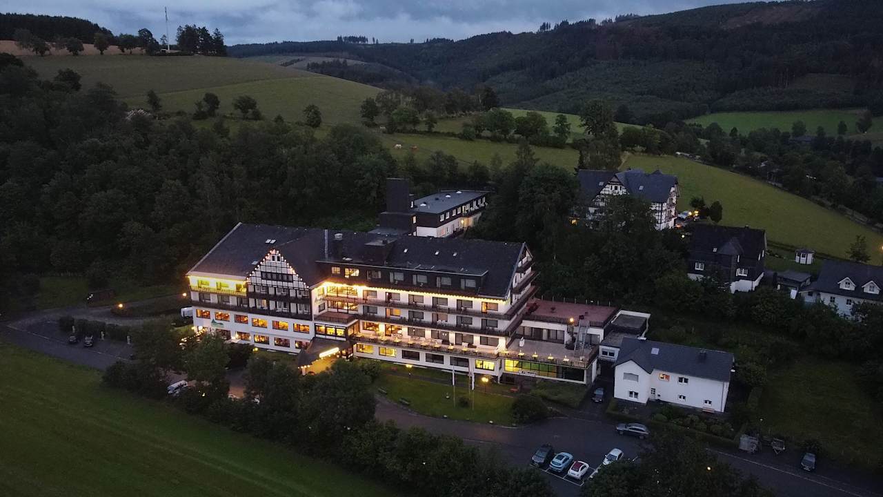 Außenansicht Sauerland Alpin Hotel