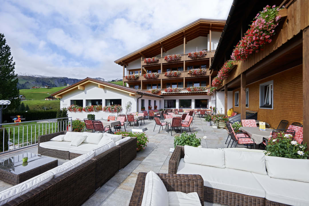 Außenansicht Hotel Alpenblume