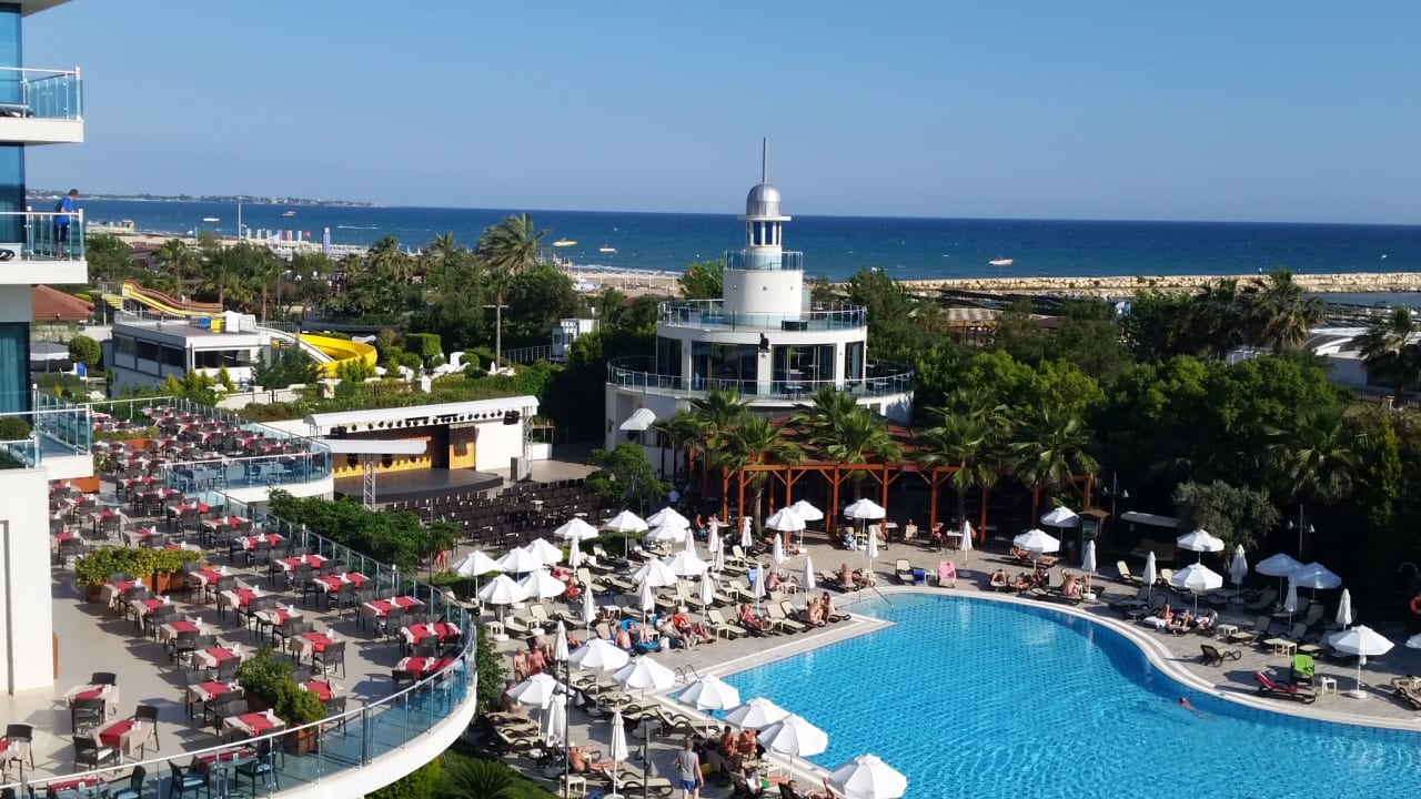 Ausblick Commodore Elite Suites & Spa - Adults only
