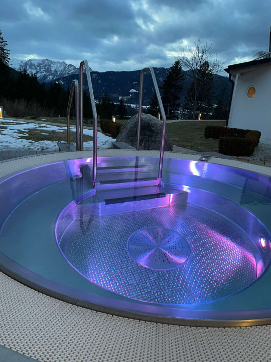 Pool Alm- & Wellnesshotel Alpenhof