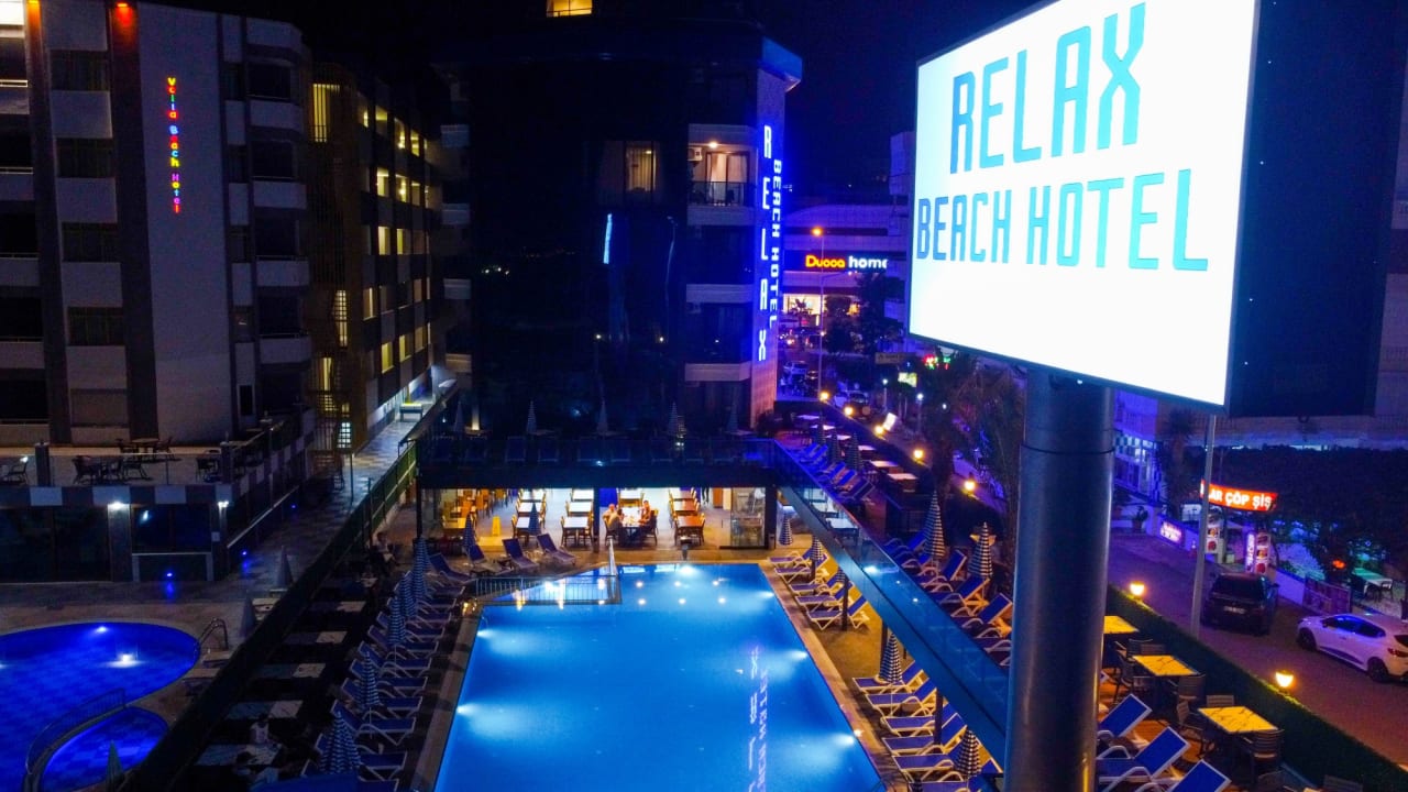 Pool Relax Beach Hotel