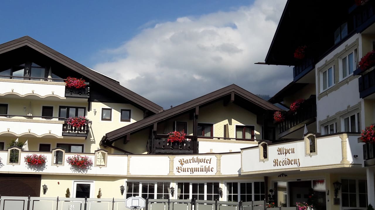 Außenansicht Parkhotel Burgmühle