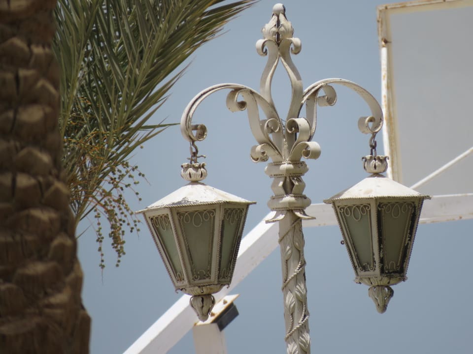 Laternen am Schiffsanleger The Grand Hotel Hurghada