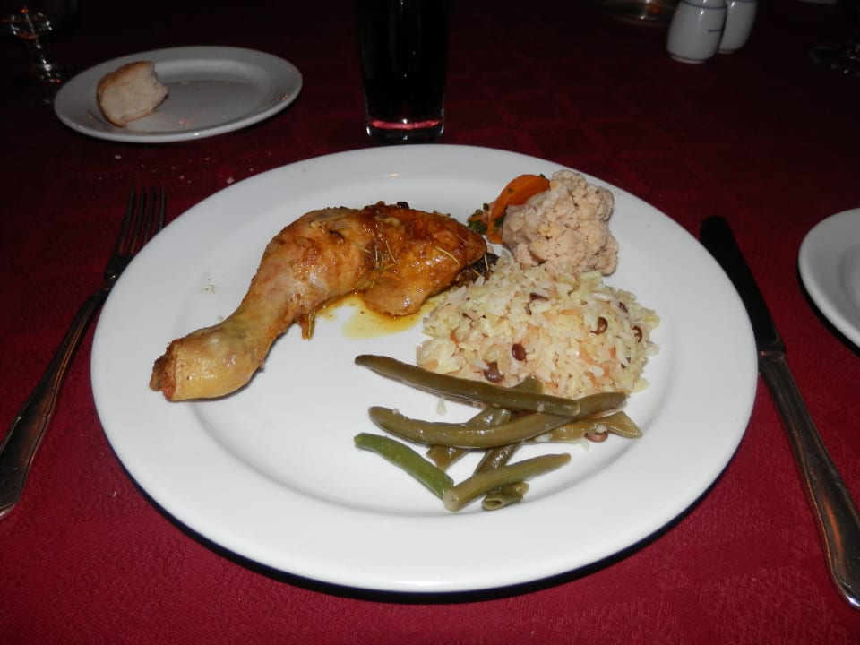 Essen im a la Carte Hotel Amir Palace