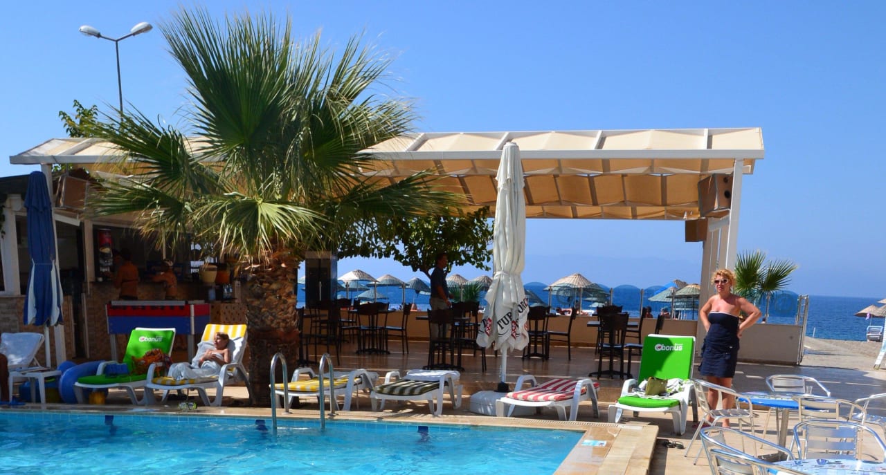 Bar przy basenie Dogan Beach Resort & Spa