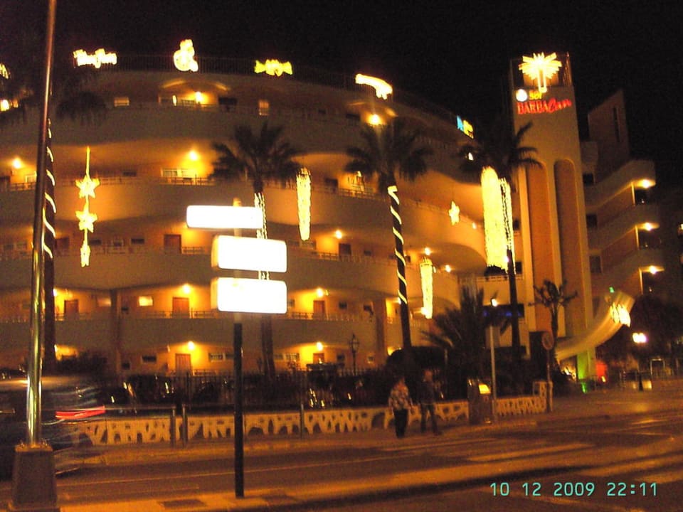 Weihnachtsbeleuchtung am Barbacan Sol Barbacan