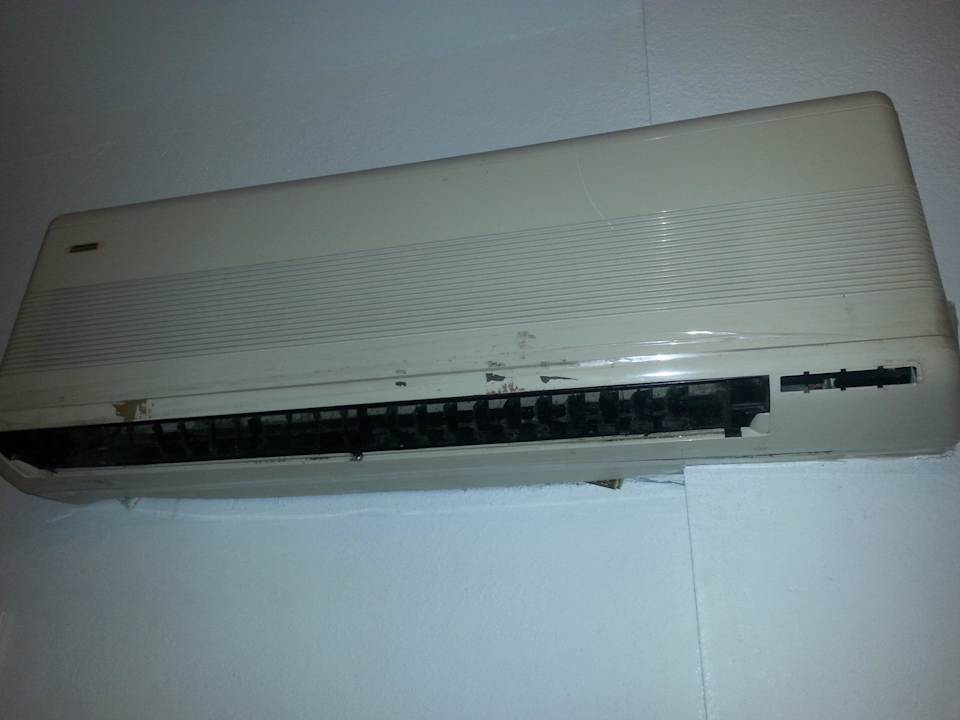 Klapprige alte megalute Klimaanlage Hotel Royal South Beach