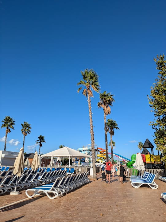 Pool Globales Bouganvilla