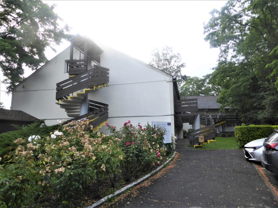 Außenansicht Hotel Kyriad Chantilly