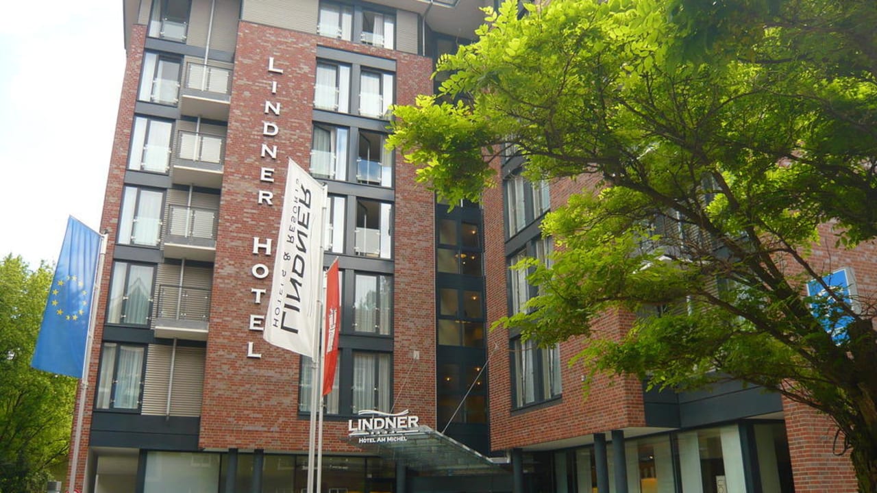 Hoteleingang Lindner Hotel Hamburg Am Michel, part of JdV by Hyatt