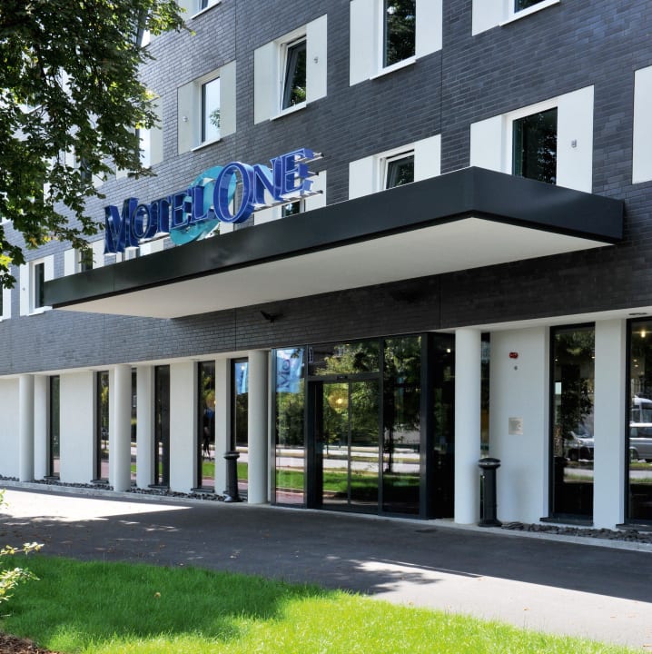 Aussenansicht Motel One Hamburg Airport
