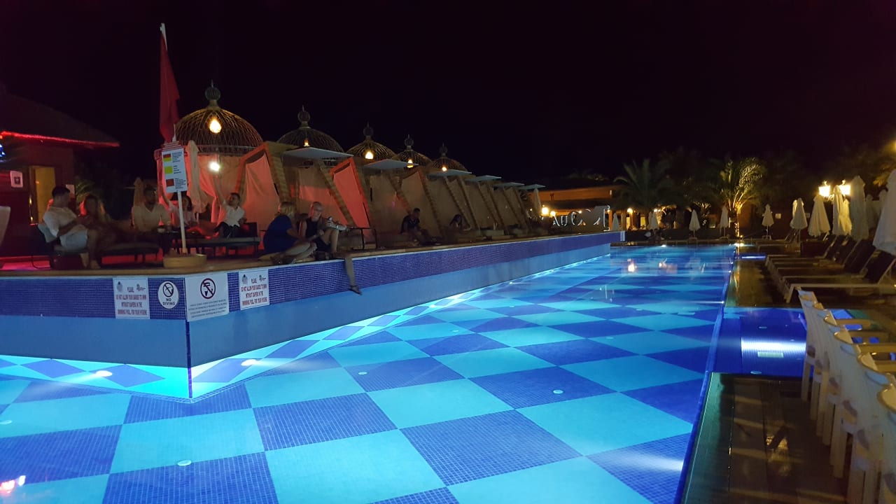 Pool Quattro Beach Spa & Resort