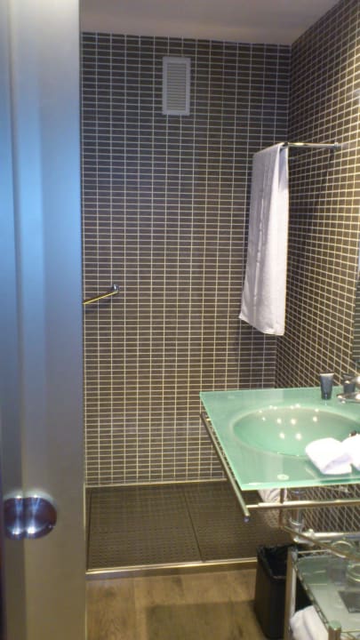 Badezimmer AC Hotel General Alava by Marriott