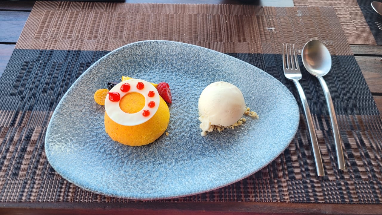 Gastro Kuredhivaru Resort and Spa, Maldives