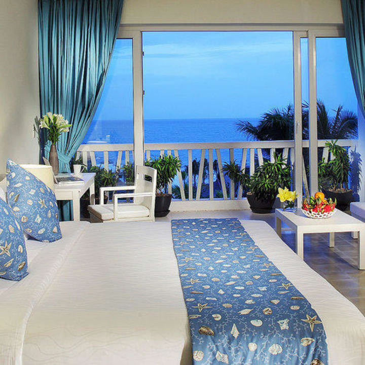 Azul room The Cliff Resort & Residences
