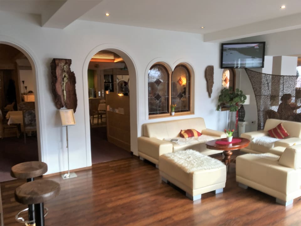 Eingang Speiseraum Alpina Resort Nature & Wellness