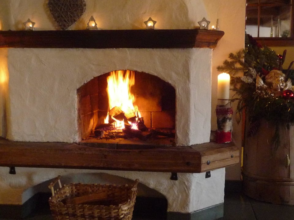 Kaminfeuer zum Aufwärmen im Winter Hotel Hauserwirt