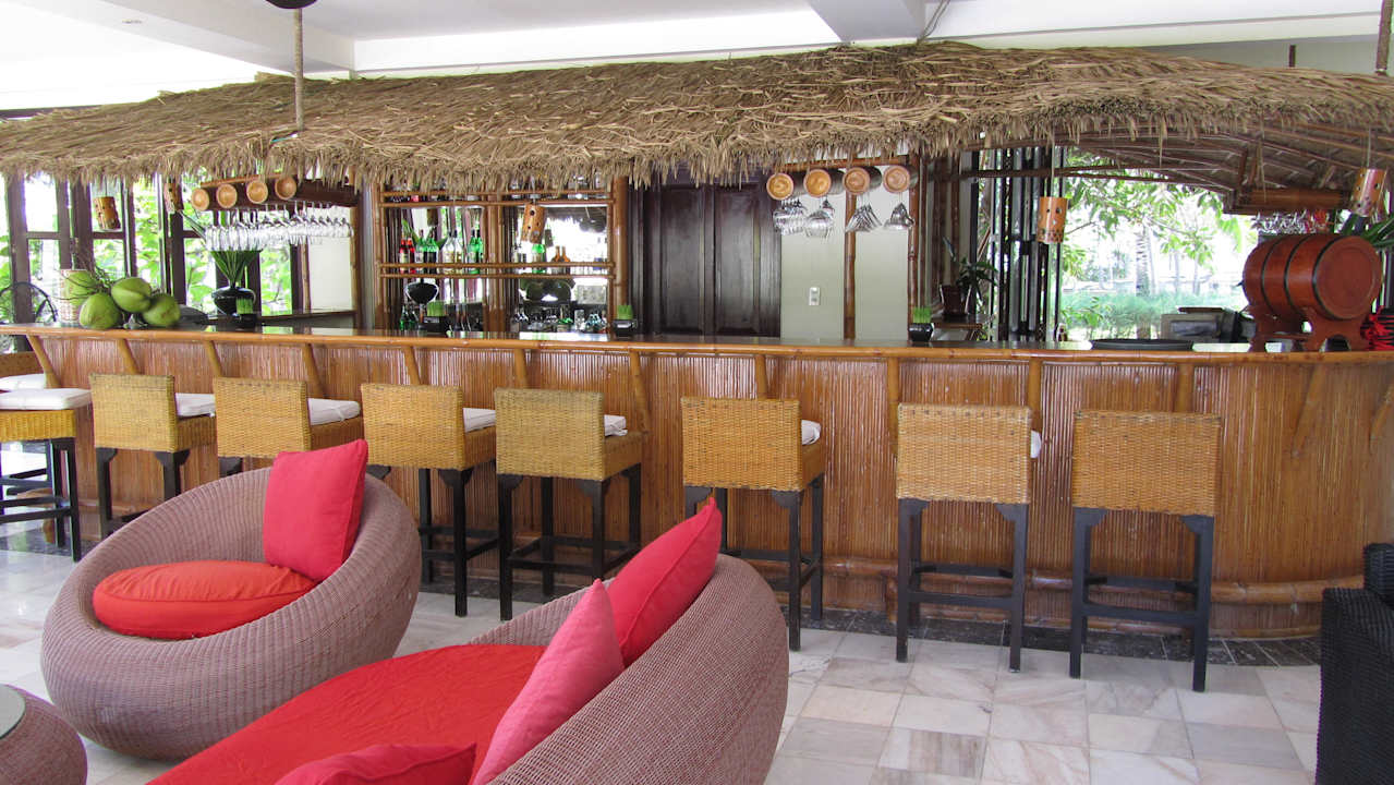 Bar at Spicy Lobster Restaurant Allezboo Beach Resort & Spa