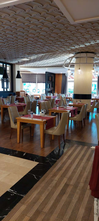 Gastro LRS Port River Hotel & Spa