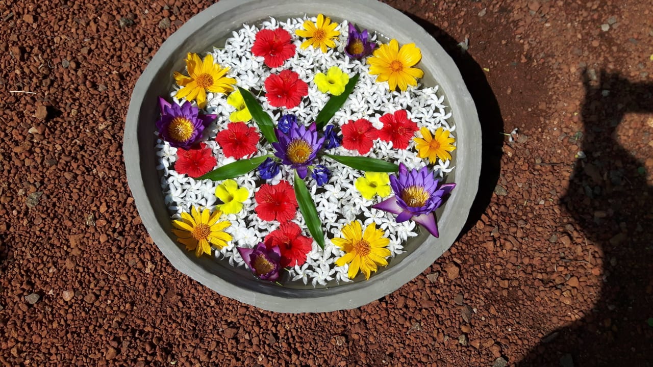 Blumengestaltung Shunyata Villa