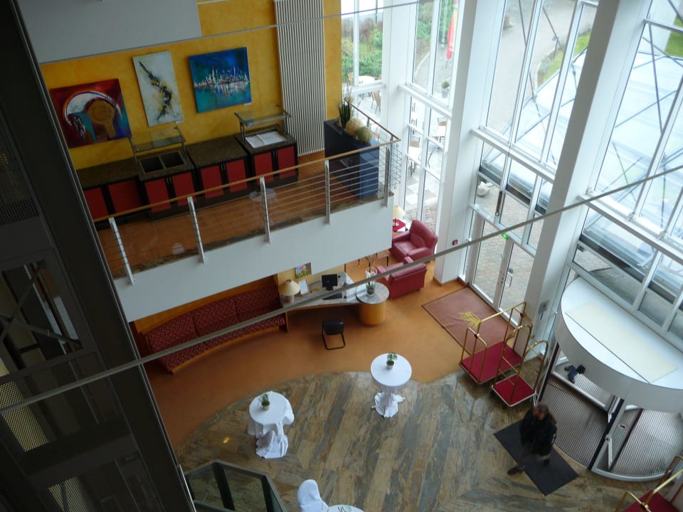 Eingang von innen, linke Seite Seehotel Großherzog von Mecklenburg